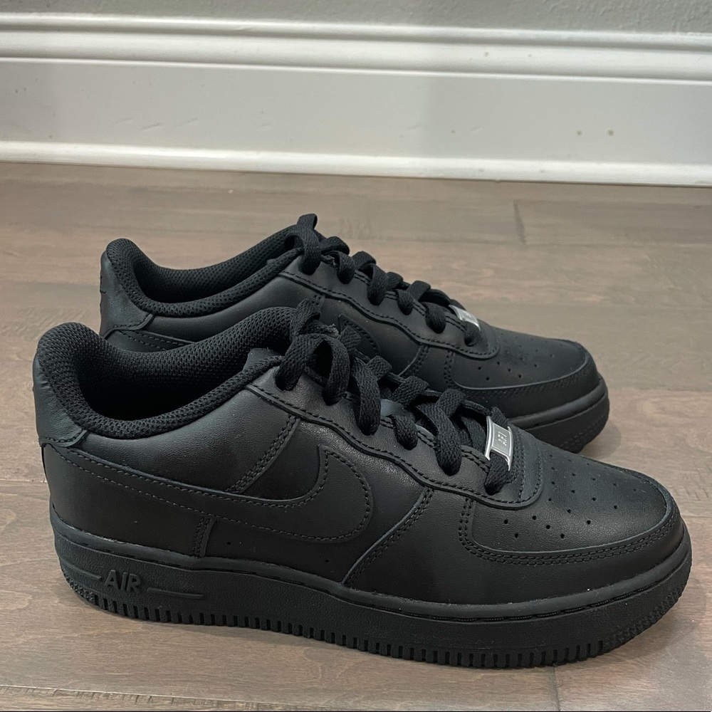 Nike AirForce 1 Low GS Triple Black youth 4.5